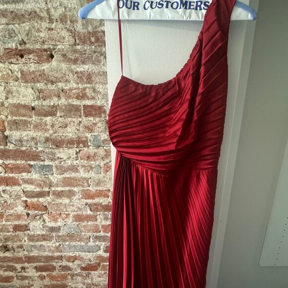 Abercrombie & Fitch Dresses & Skirts - Red A&F Giselle Pleated One-Shoulder Maxi Dress - M Tall